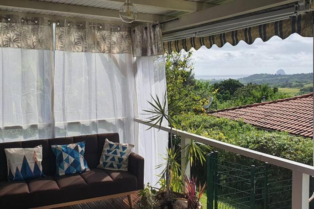 Bungalow Vue Mer Avec Jardin Сен-Лу Екстериор снимка
